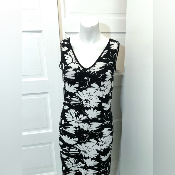 EMPROVED FLORAL DRESS - Picture 3 of 9